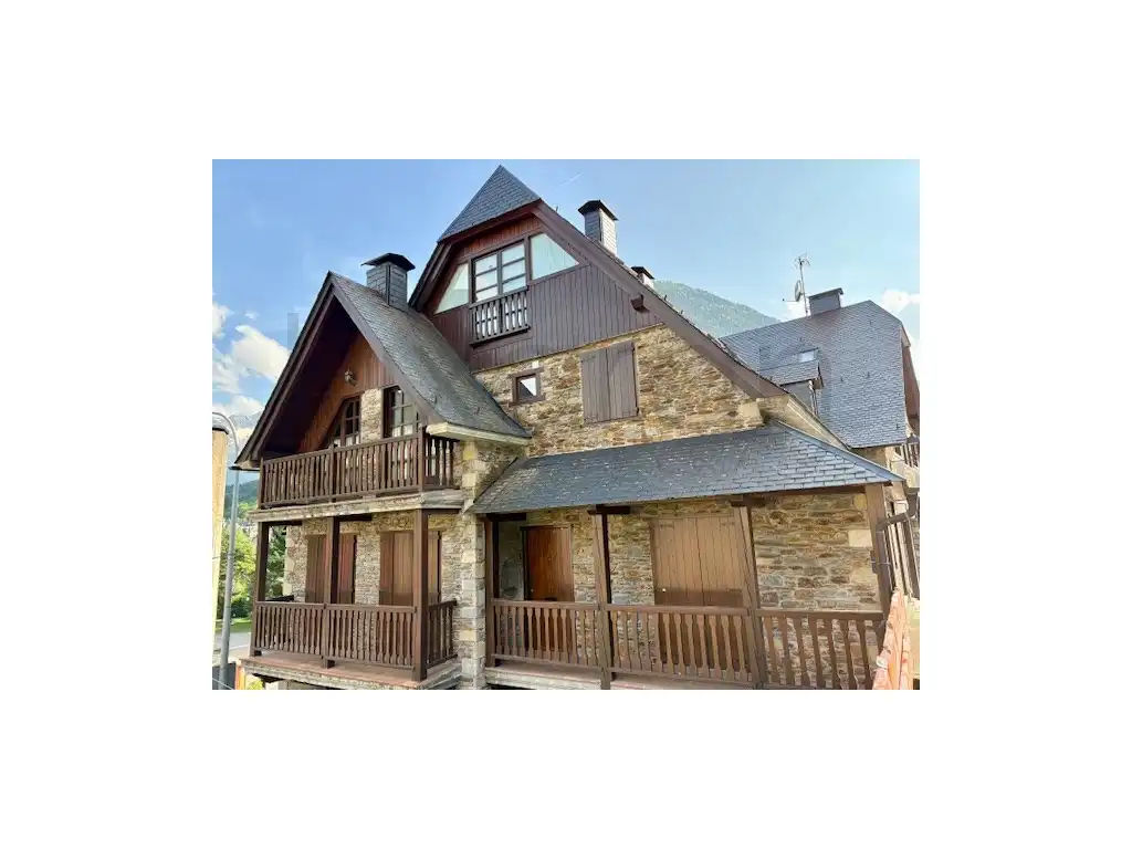 Exterior view of Apartments for sale in Naut Aran