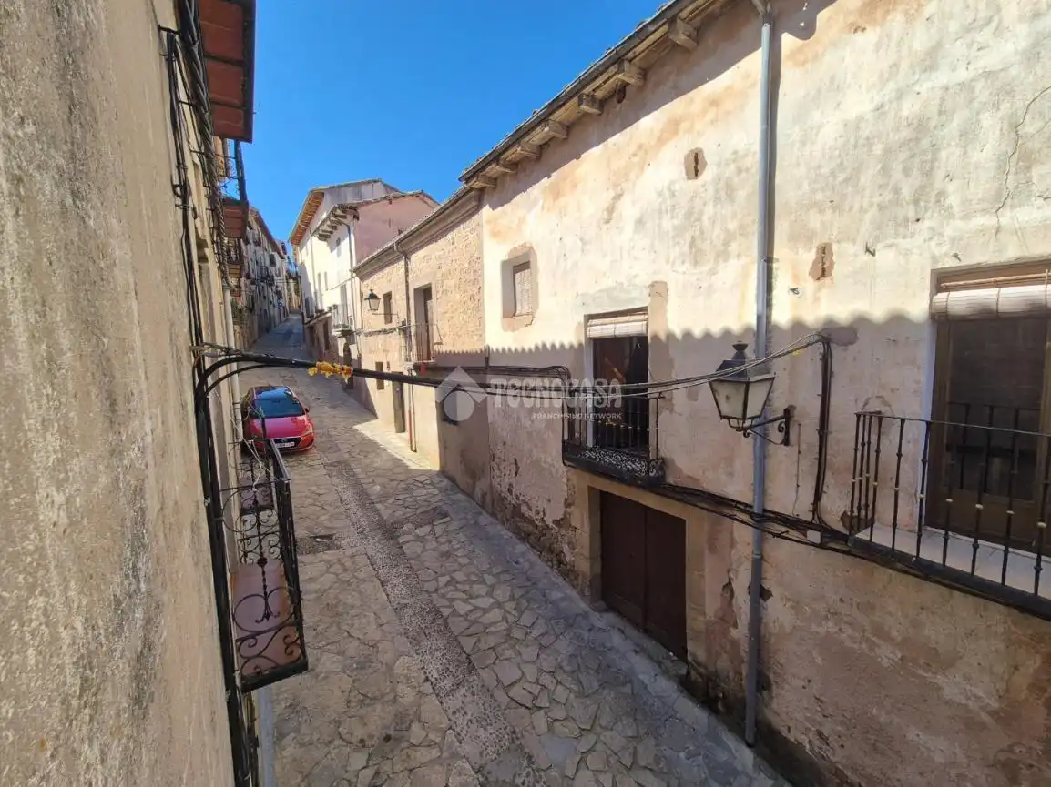 Vista exterior de Pis en venda en Sigüenza amb Calefacció i Balcó