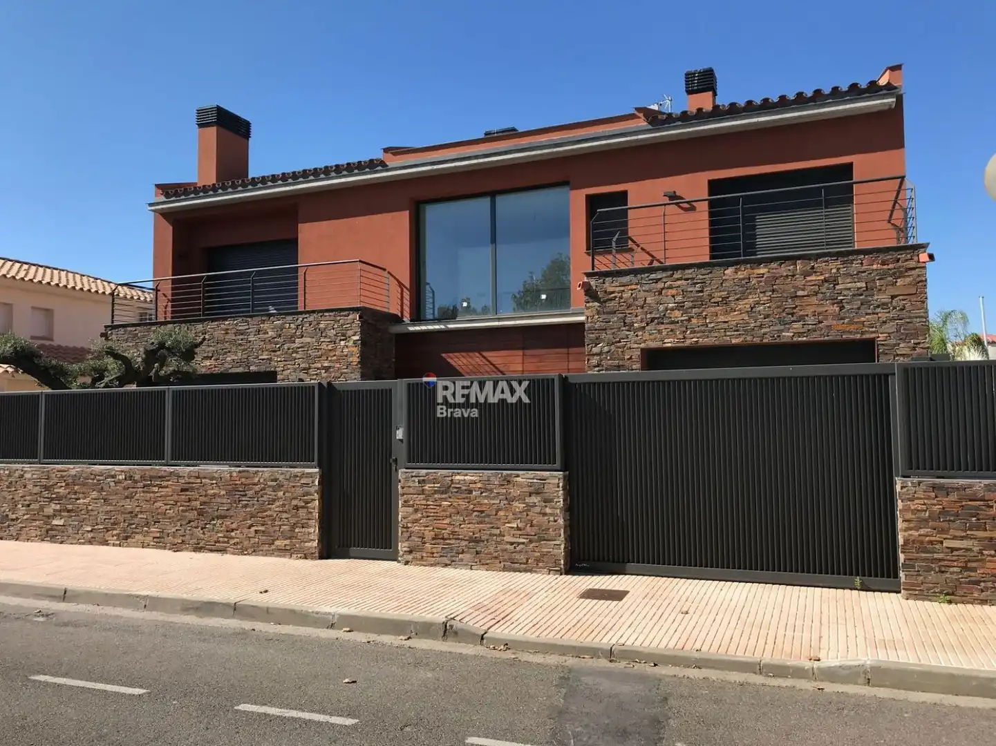Detached house with terrace for sale in Calle Cap Ponent, imagen 3