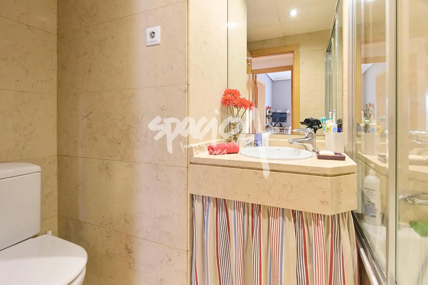Badezimmer von Dachboden zum Verkauf in Majadahonda mit Heizung, Terrasse und Abstellraum