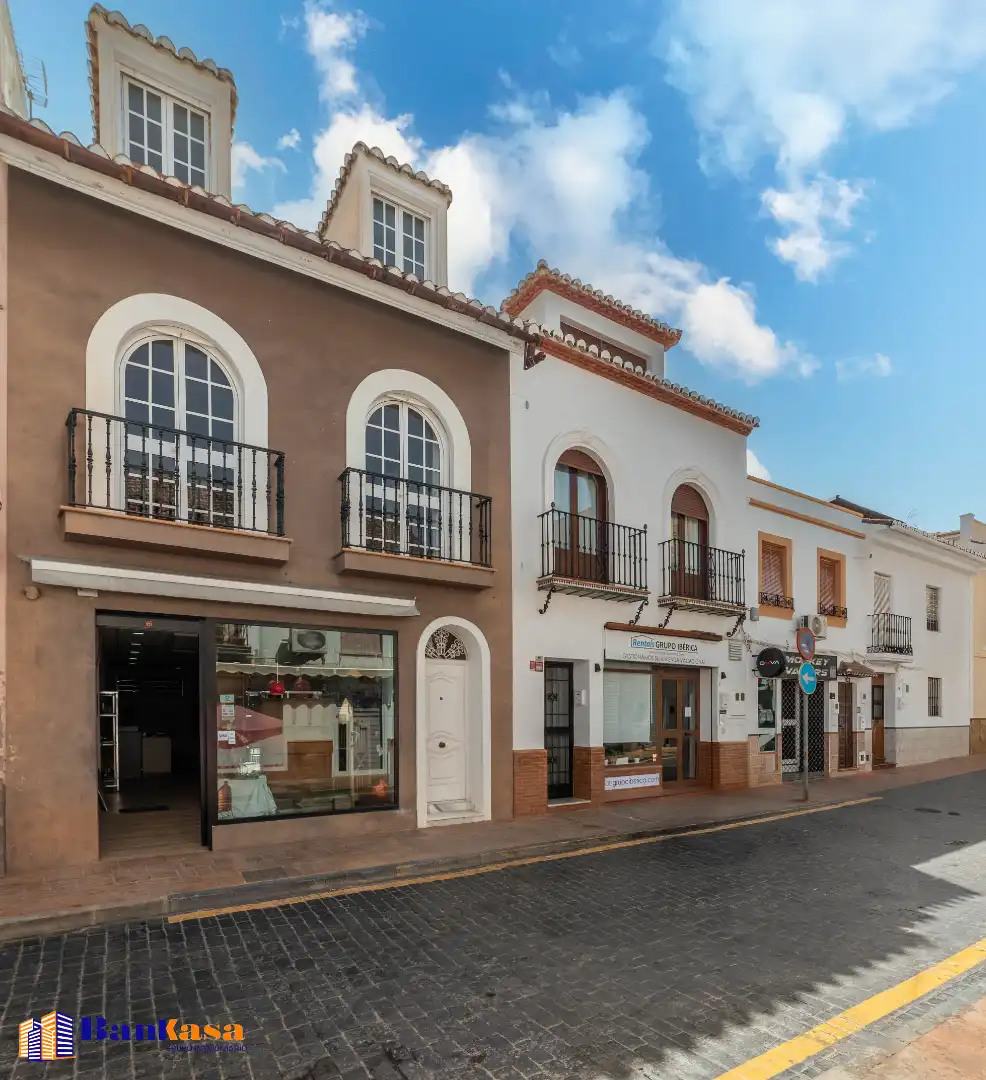 Vista exterior de Casa adosada en venda en Pizarra amb Aire condicionat, Terrassa i Traster