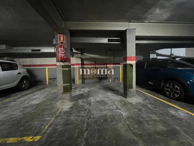 Garaje en Venta en Blas infante en Montornès del Vallès