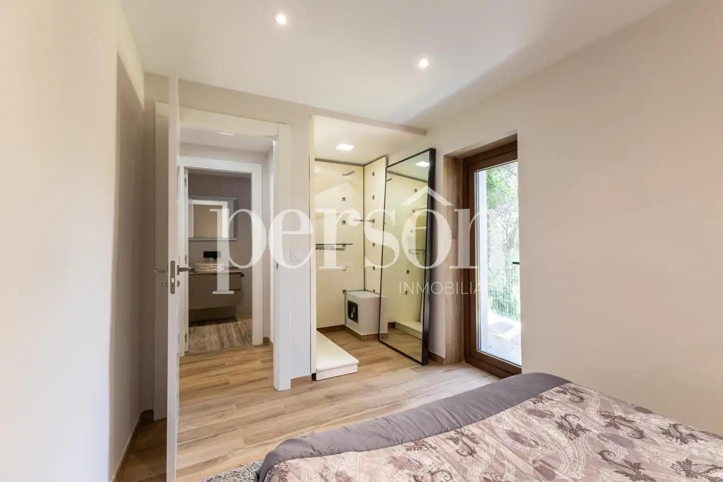 Bedroom of Houses for rent in Chiva  with Air Conditioner, Private garden and Terrace