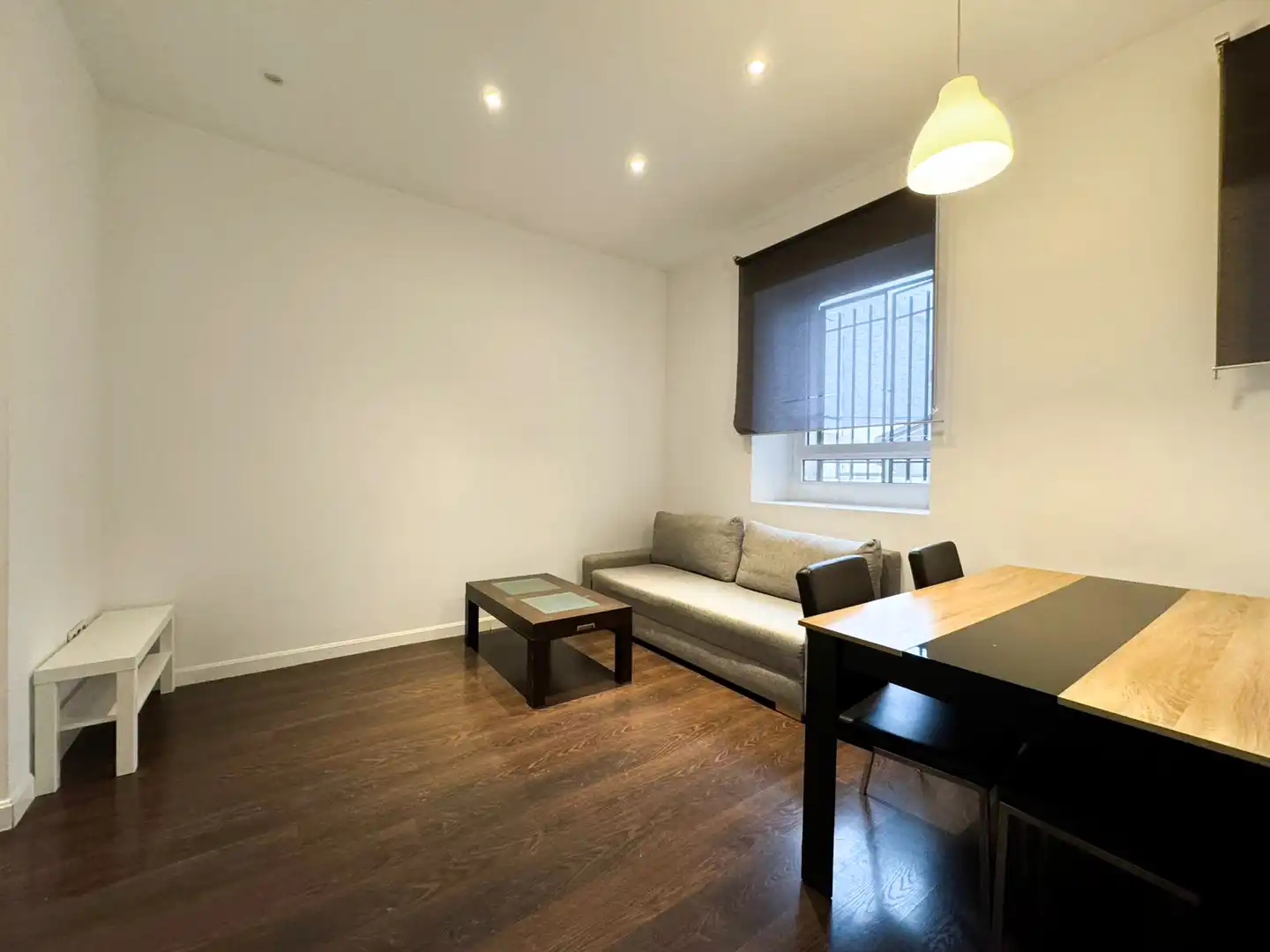 Vista exterior de Piso en venta en Madrid con Calefacción y Amueblado