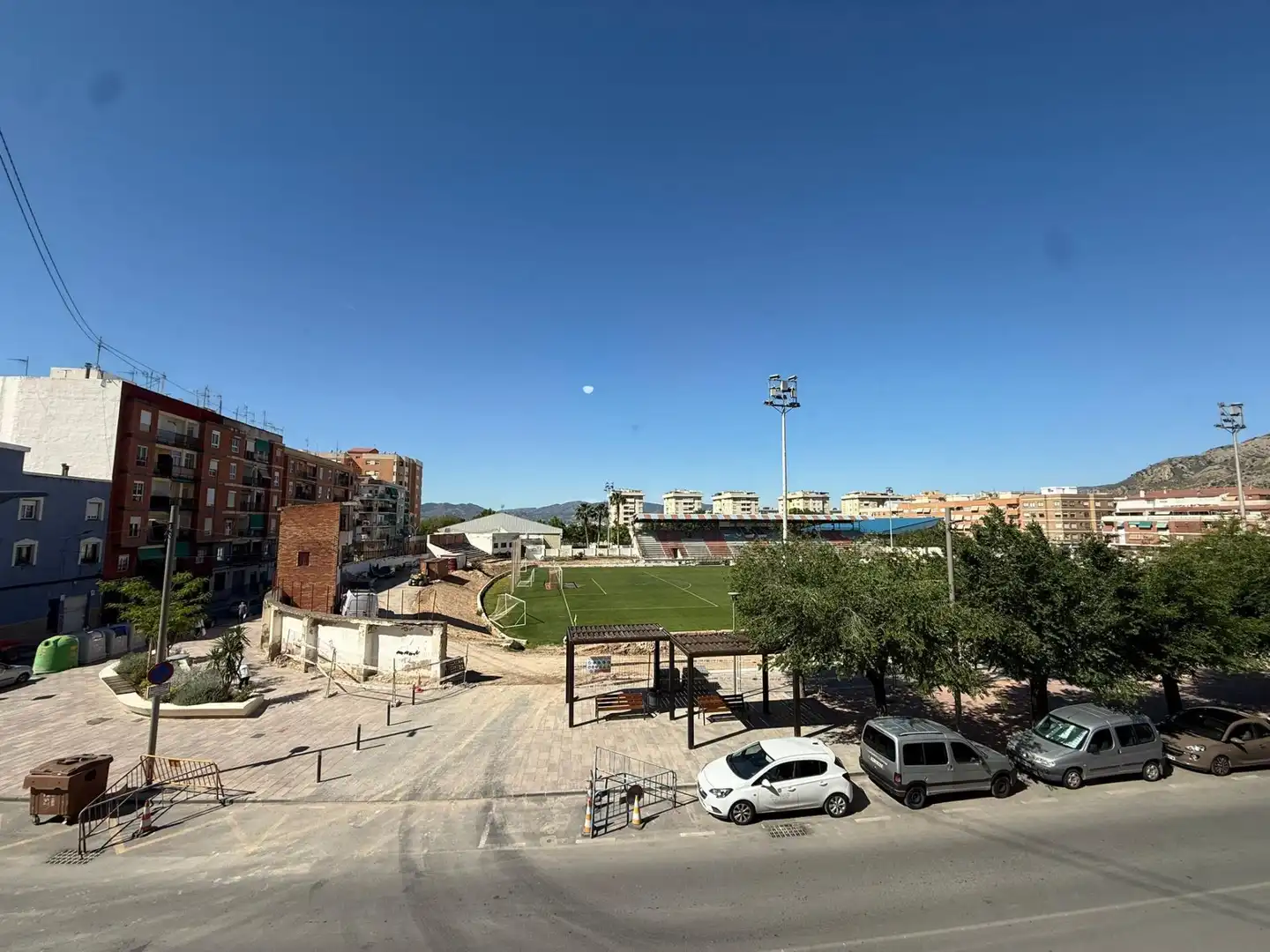 Vista exterior de Piso de alquiler en Elda con Aire acondicionado y Balcón