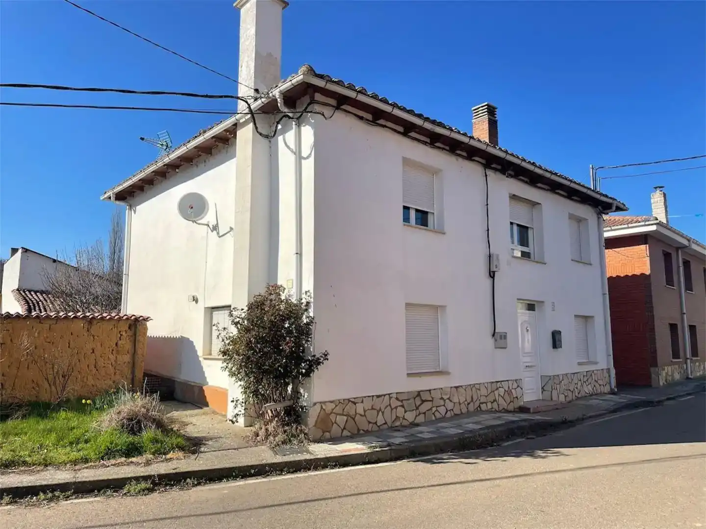 Exterior view of Flat for sale in Gradefes  with Parquet flooring and Furnished