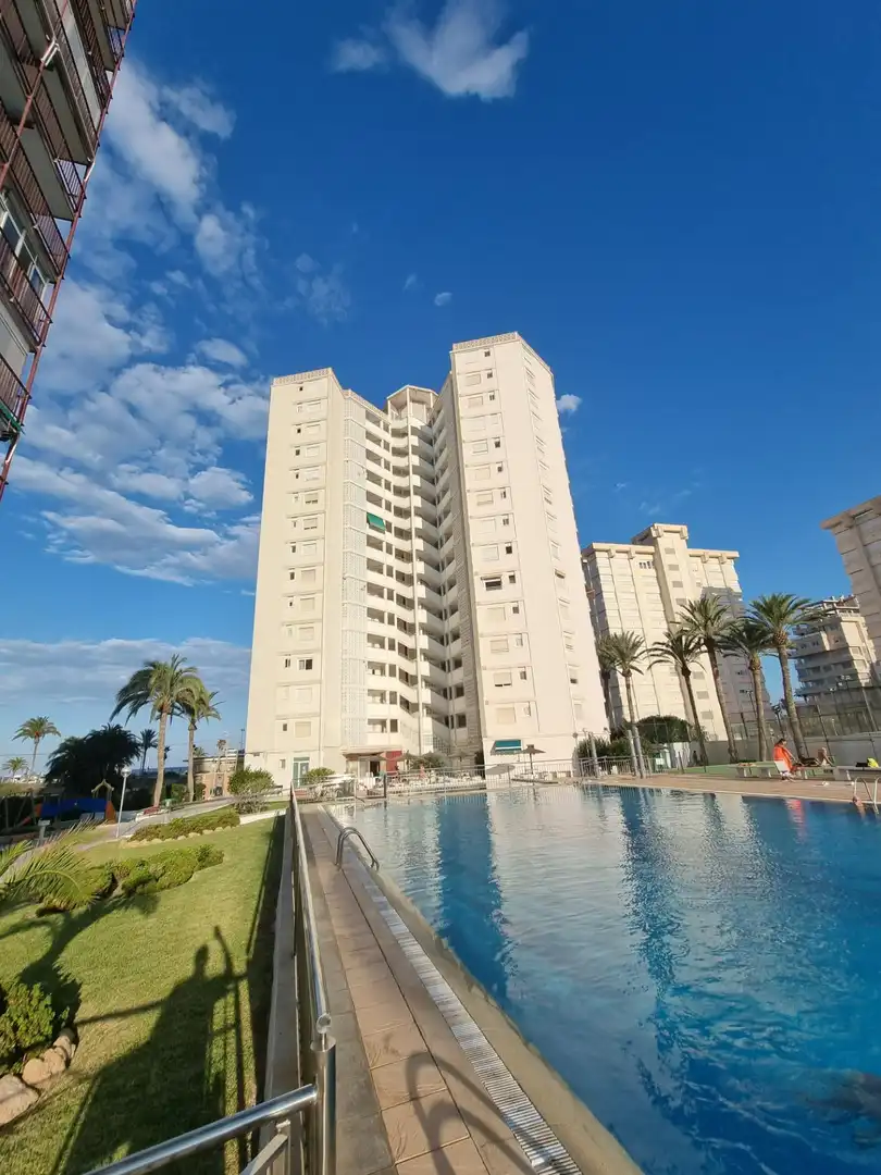 Apartament amb terrassa en venda a Avenida NIZA