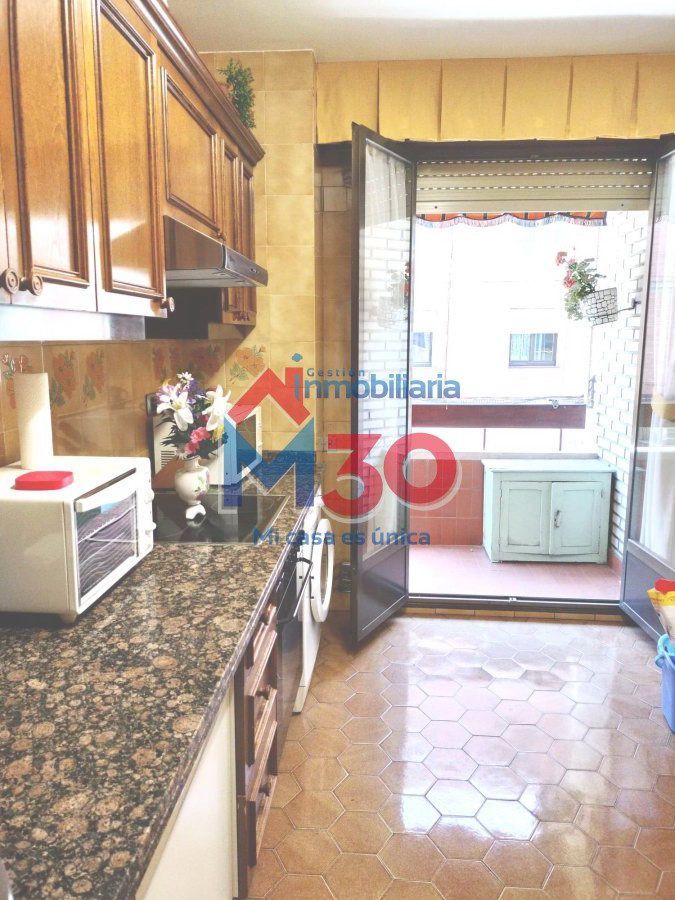 Kitchen of Flat for sale in Miranda de Ebro  with Heating, Parquet flooring and Terrace
