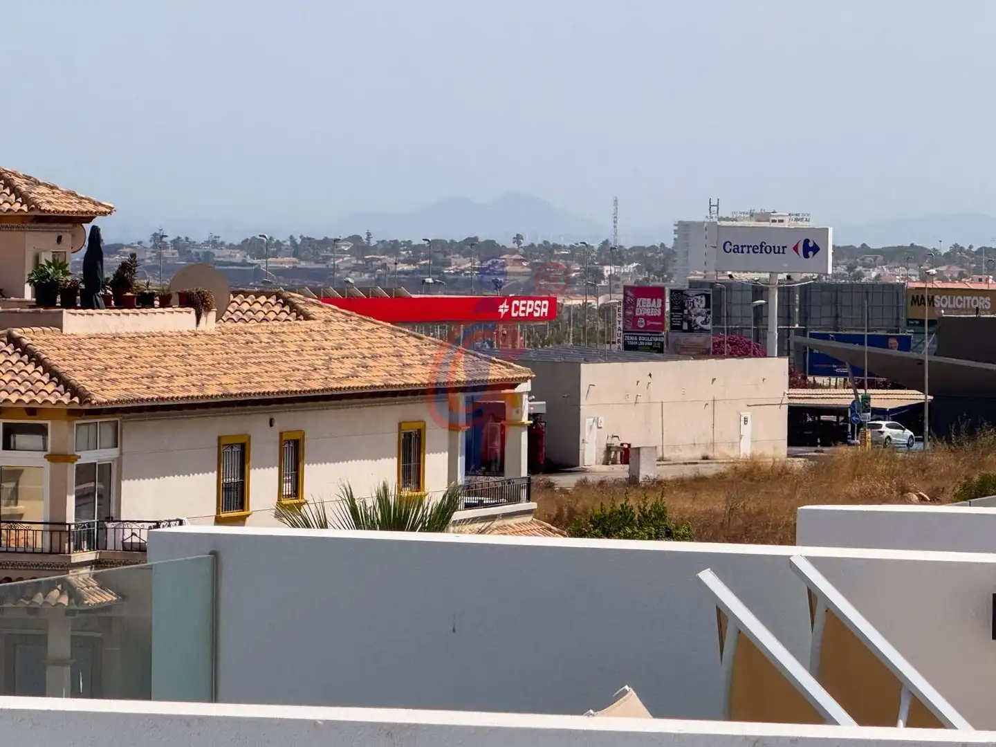 Vista exterior de Casa o xalet en venda en Orihuela amb Aire condicionat, Terrassa i Piscina