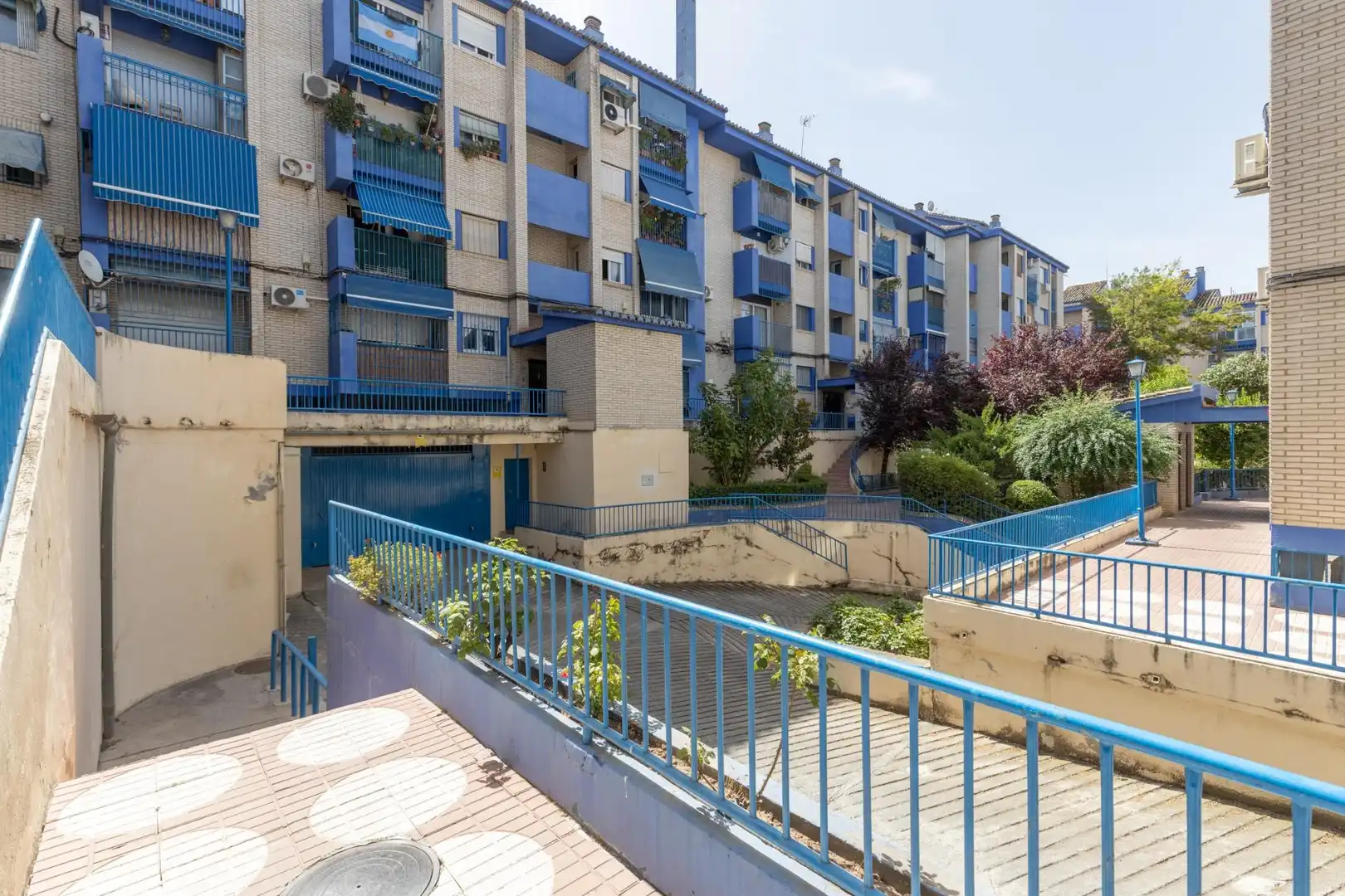 Vista exterior de Piso en venta en Granada con Aire acondicionado, Calefacción y Balcón