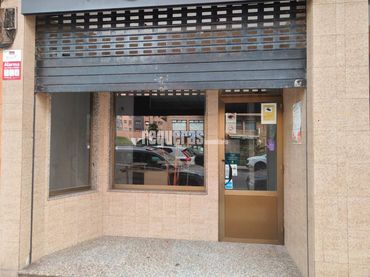 Gewerbefläche zur Miete in Calle castillo de Gauzon 12