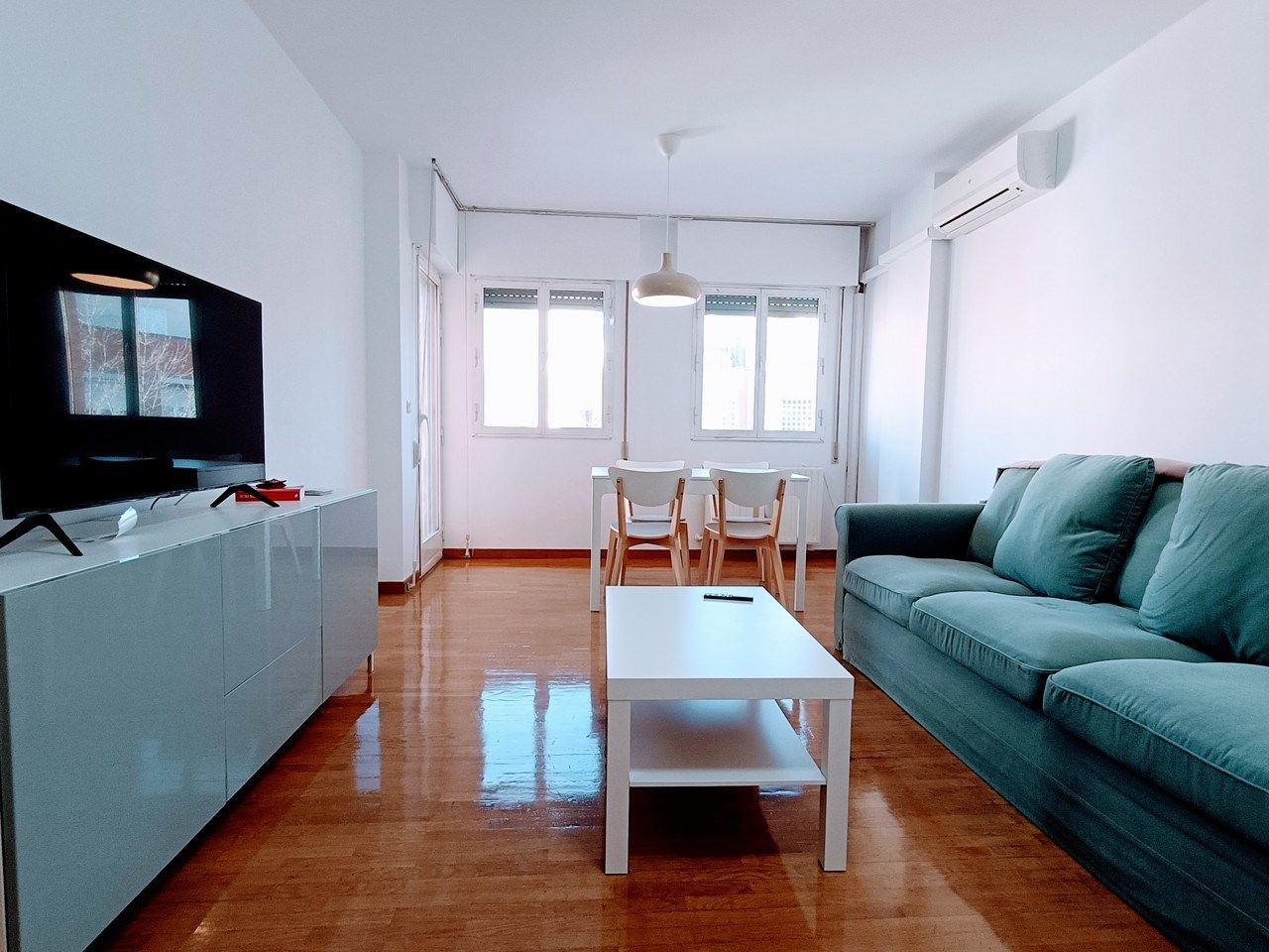 Sala d'estar de Pis de lloguer en  Madrid Capital amb Aire condicionat, Calefacció i Parquet