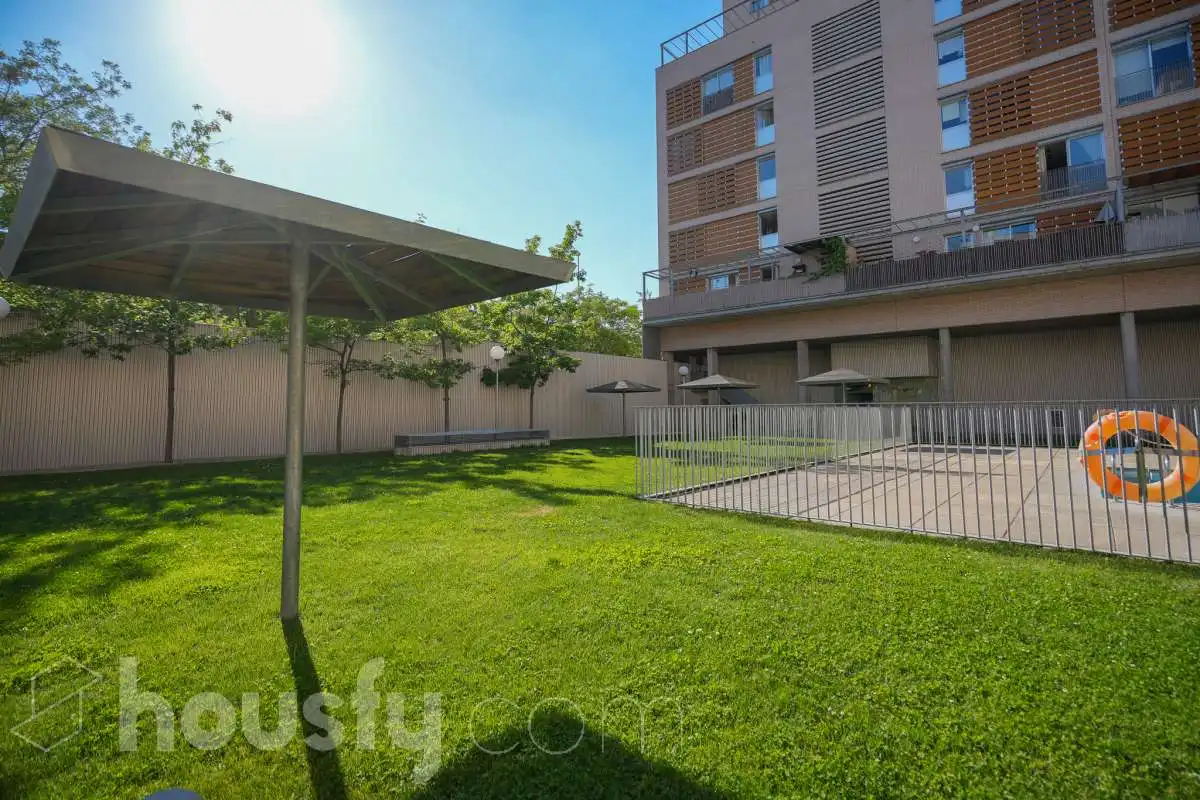 Aparcament de Pis en venda en Madrid amb Calefacció, Traster i Piscina comunitària
