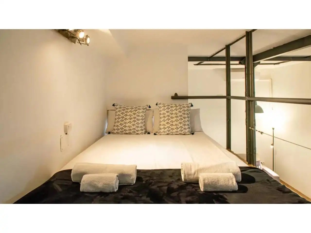 Bedroom of Study for sale in Barcelona  with Parquet flooring