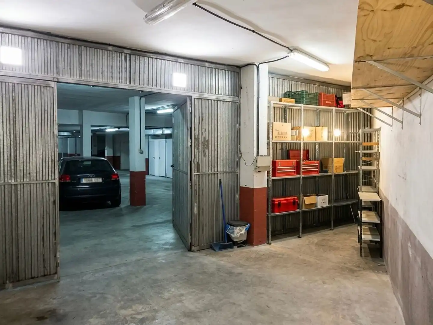 Parkplatz von Garage zum Verkauf in Granada