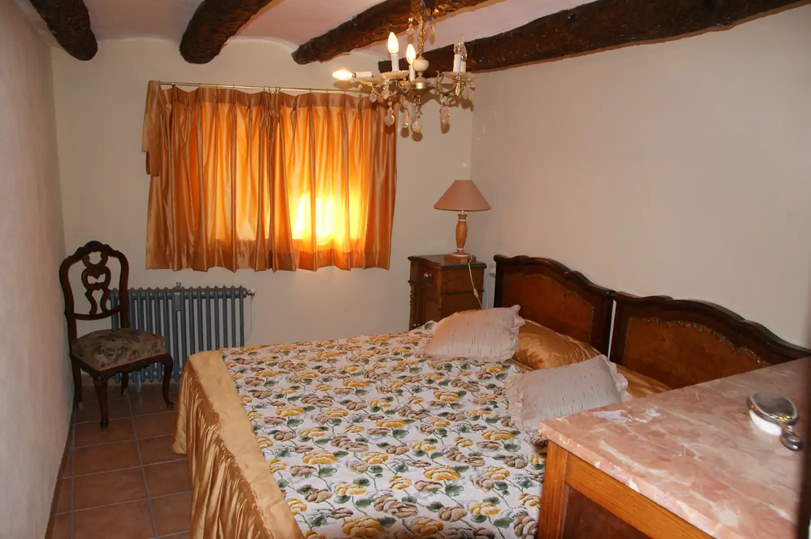 Habitación de Casa o chalet en venta en Castellote con Calefacción, Jardín privado y Amueblado