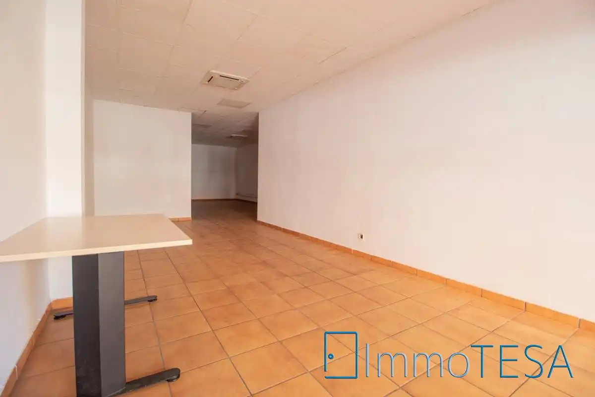 Local comercial en alquiler en Centre - Eixample – Can Llobet, imagen 2