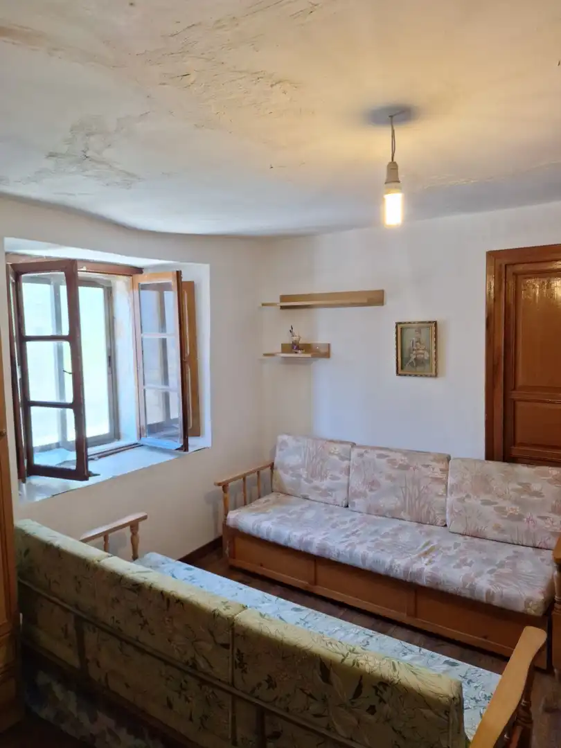 Sala d'estar de Casa o xalet en venda en Pomar de Valdivia amb Traster i Moblat