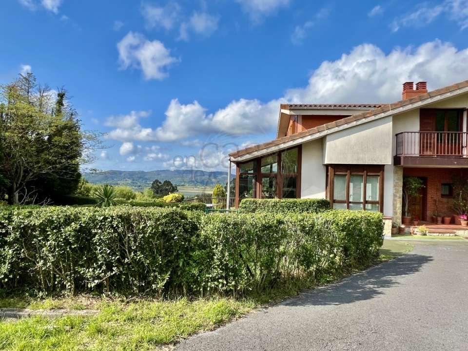 Exterior view of Single-family semi-detached for sale in Bilbao   with Heating, Terrace and Storage room