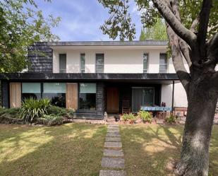 Exterior view of House or chalet for sale in  Zaragoza Capital  with Air Conditioner, Heating and Private garden