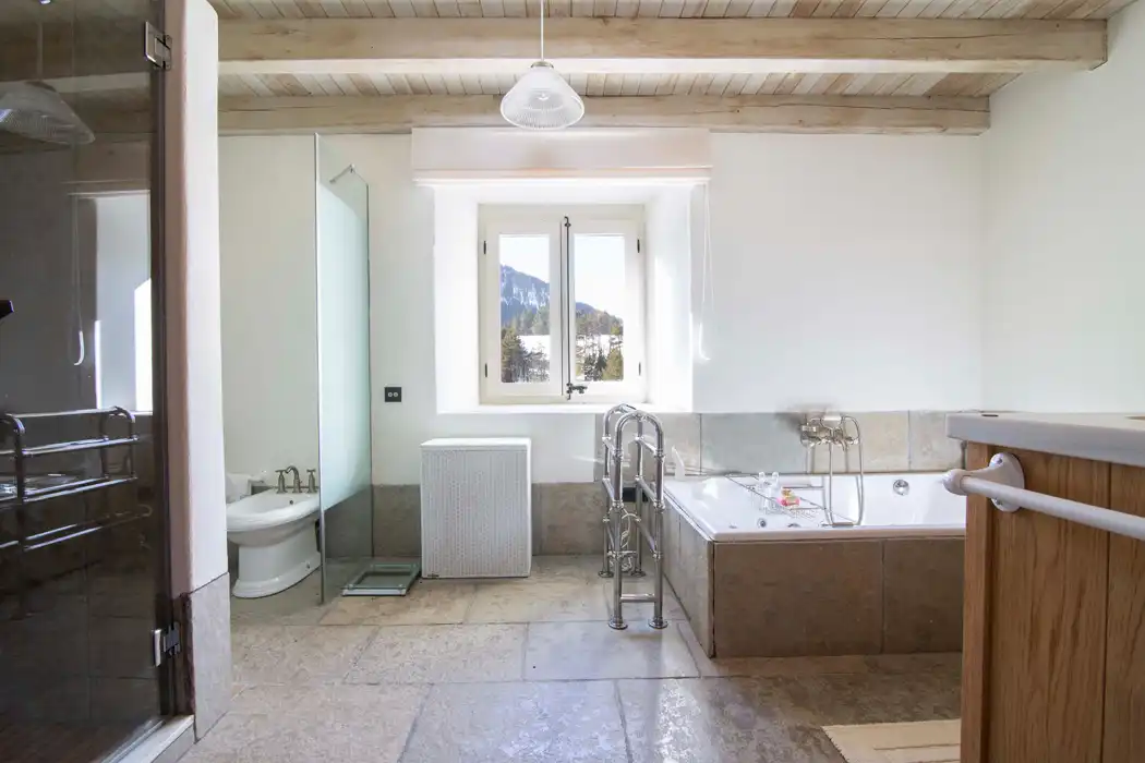 Bany de Casa o xalet en venda en Naut Aran amb Calefacció, Jardí privat i Parquet