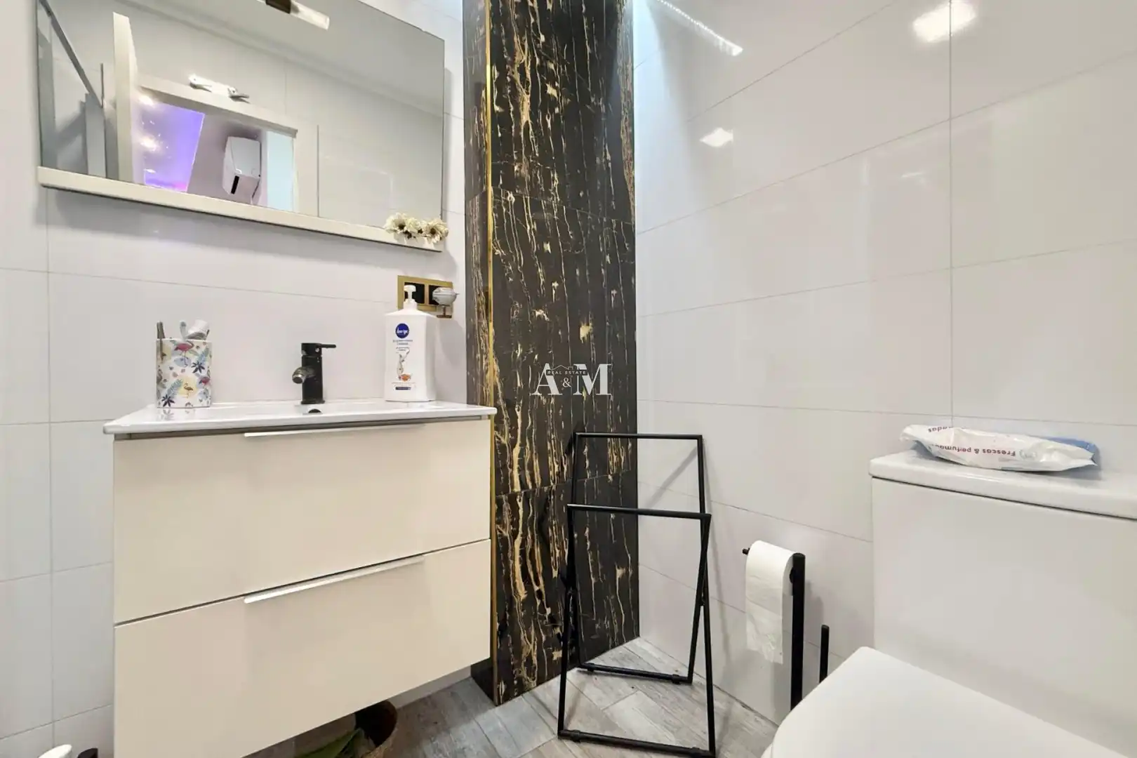 Baño de Planta baja de alquiler en Torrevieja con Aire acondicionado, Calefacción y Terraza