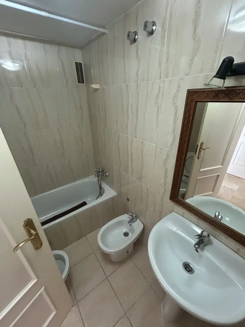Baño de Piso en venta en Málaga con Terraza, Balcón y Piscina comunitaria
