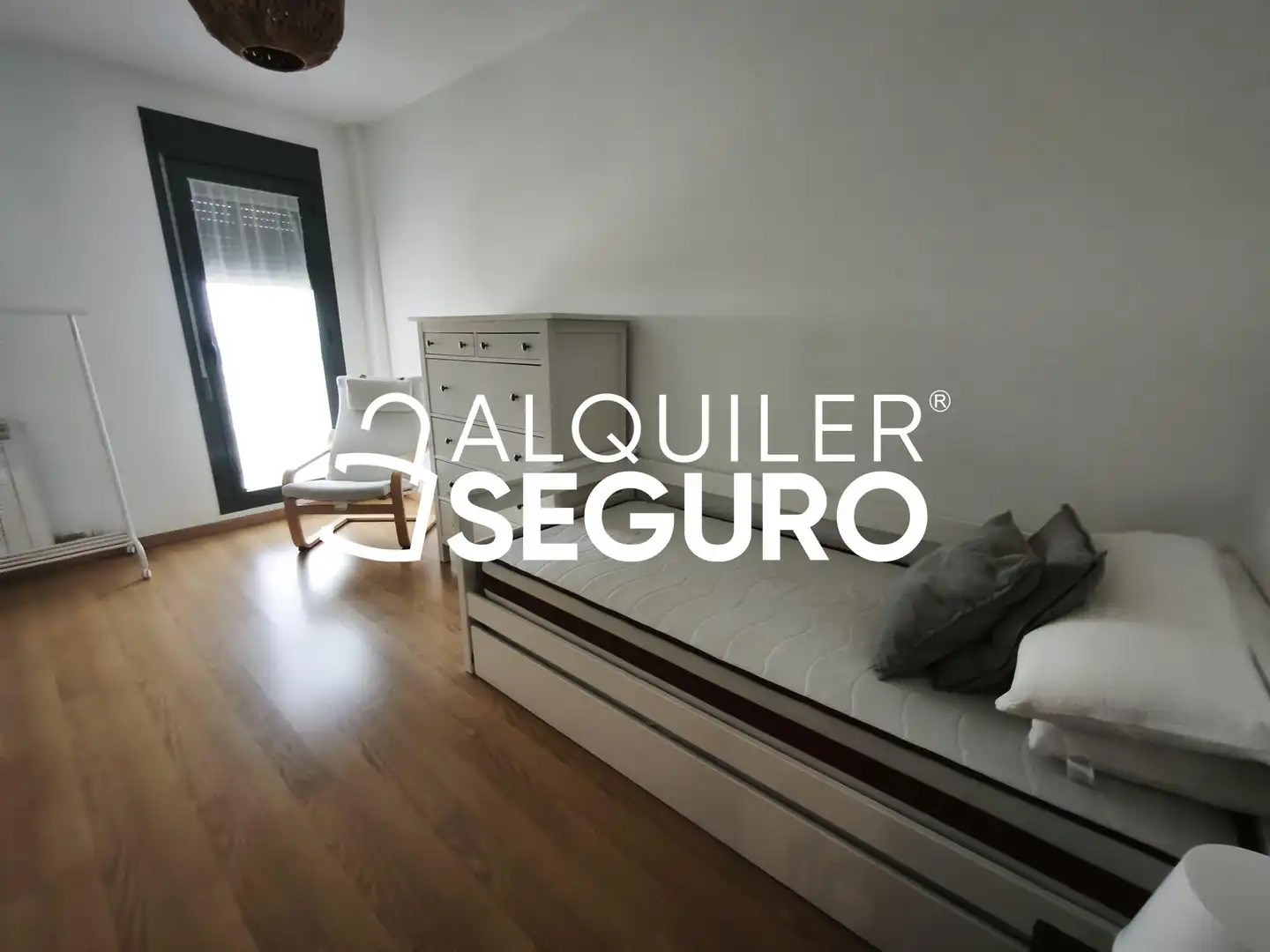 Bedroom of Flat for rent in Zaragoza  with Air Conditioner, Heating and Terrace