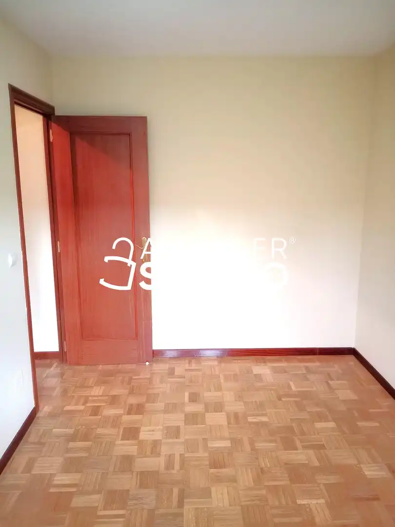 Piso de alquiler en Valladolid con Calefacción, Trastero y Piscina