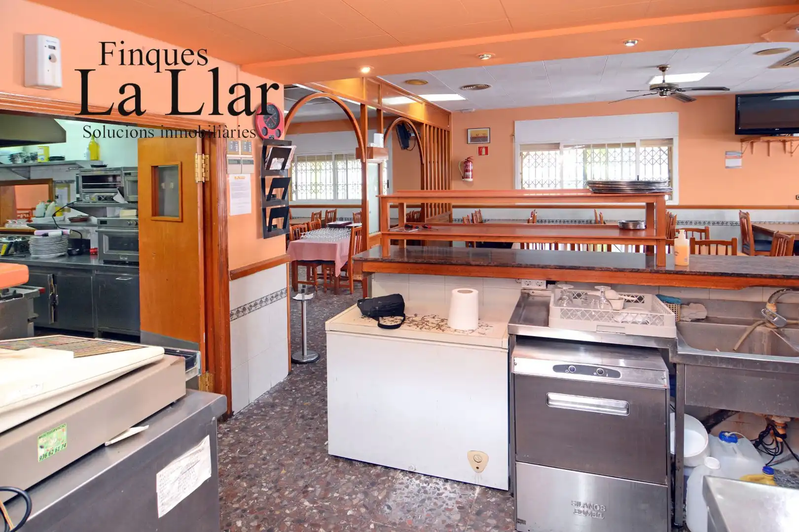 Commercial properties for sale in d'Ernest Lluch, Torrent Ballester