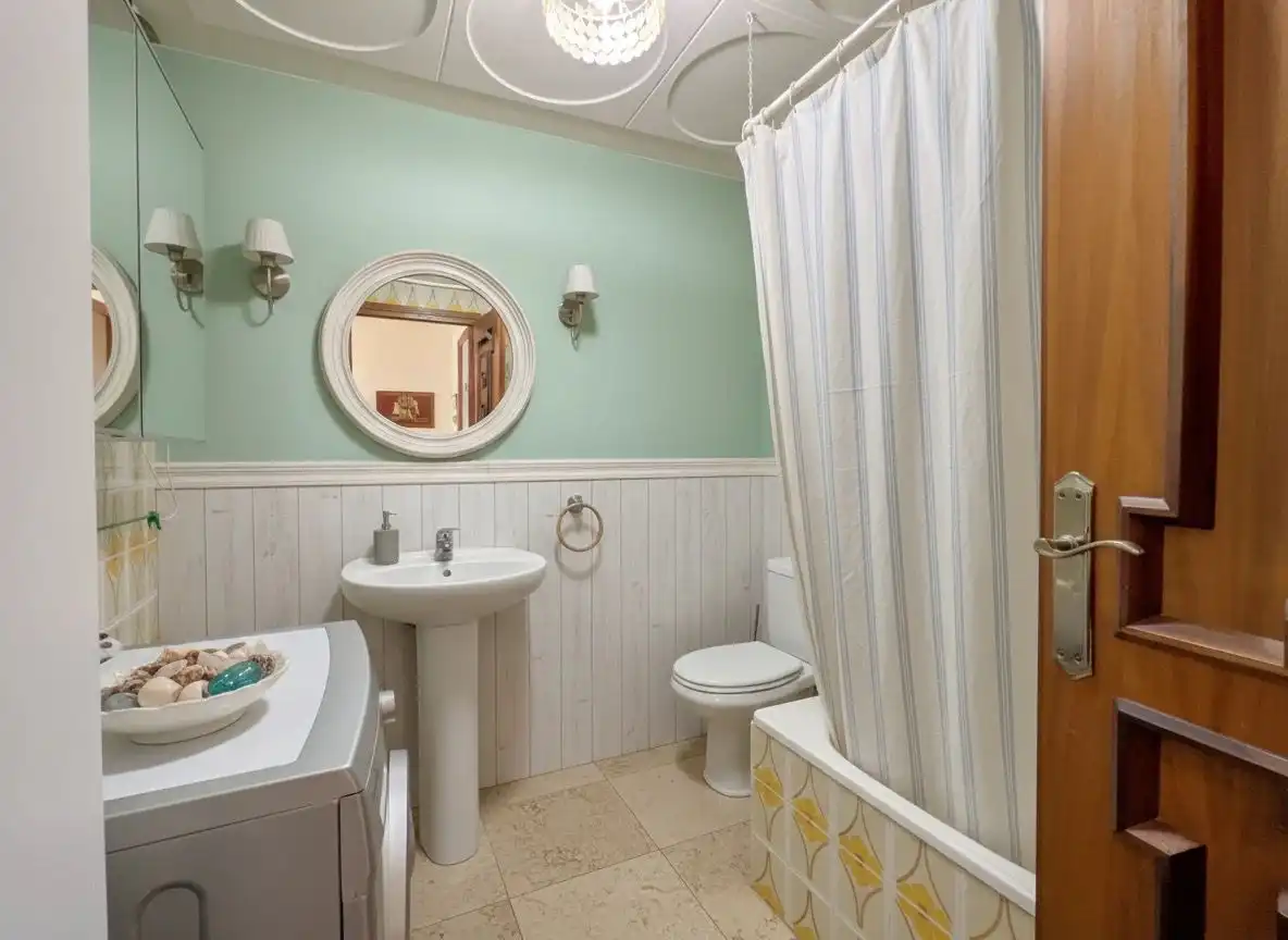 Baño de Piso en venta en Cambrils con Aire acondicionado, Calefacción y Amueblado