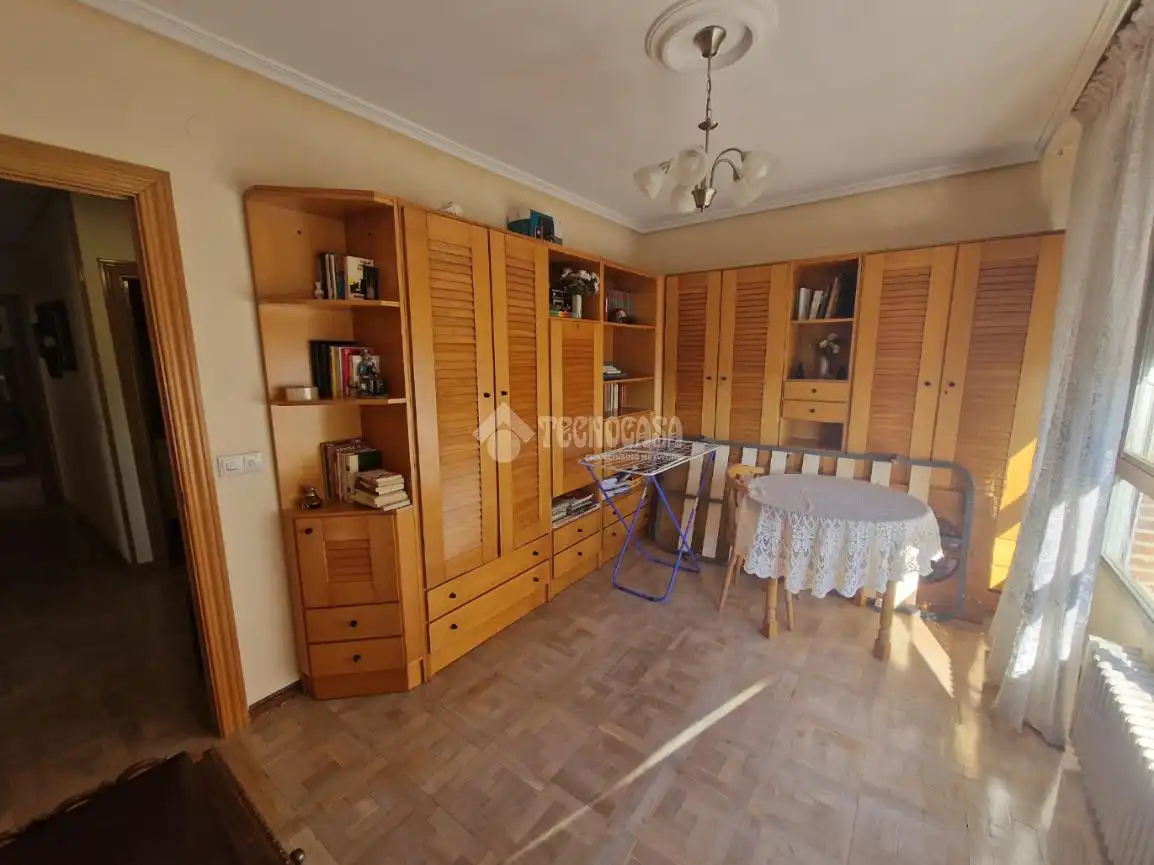 Habitación de Piso en venta en Palencia con Calefacción, Parquet y Terraza