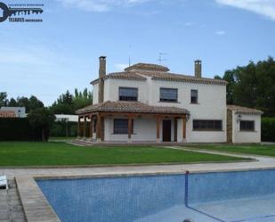 Vista exterior de Casa o xalet en venda en  Albacete Capital amb Calefacció, Jardí privat i Terrassa