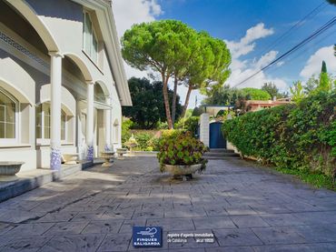 Casa con jardín en venta en Can Violí  - Can Poi del Bosc