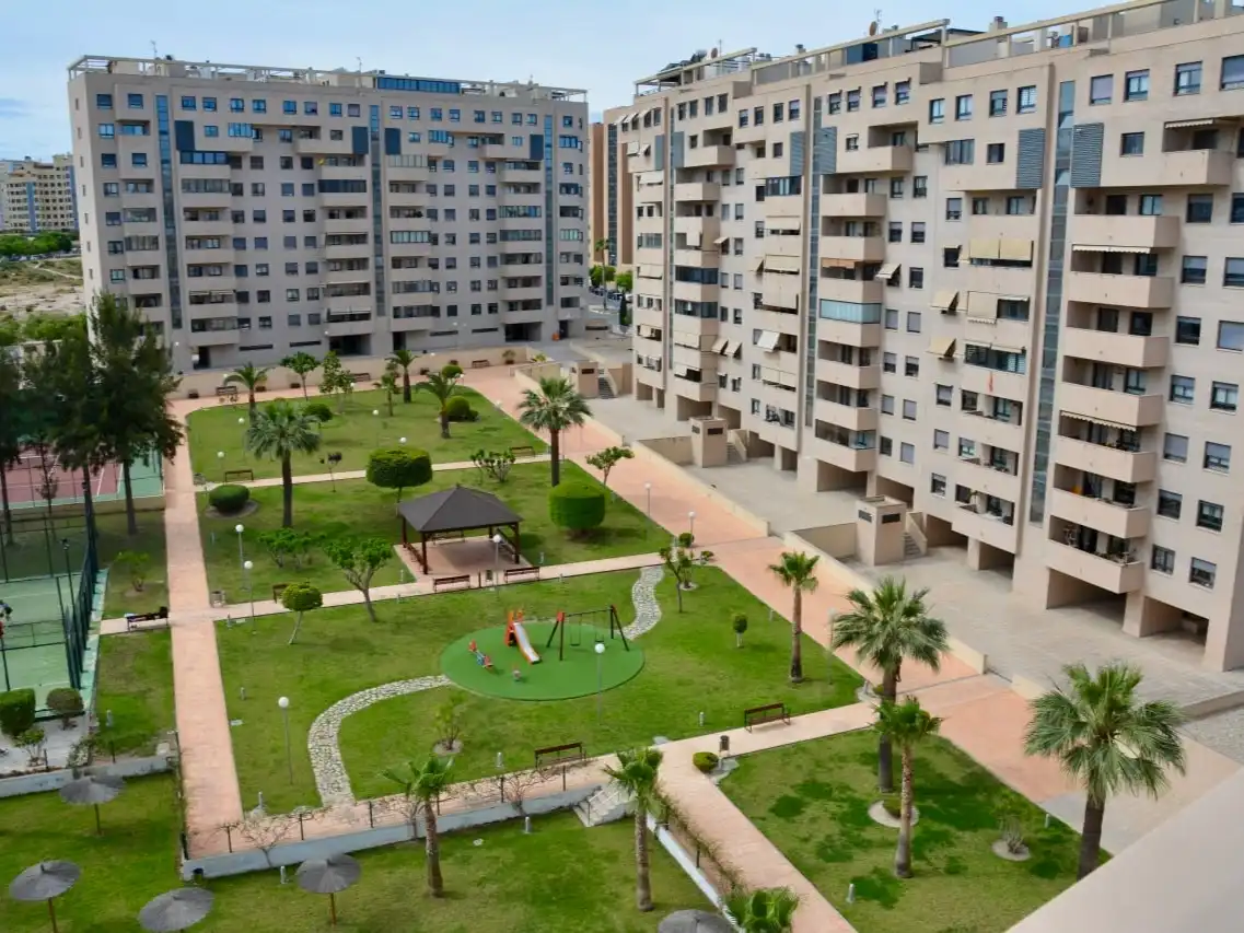 Flat with pool for sale in Trident 36