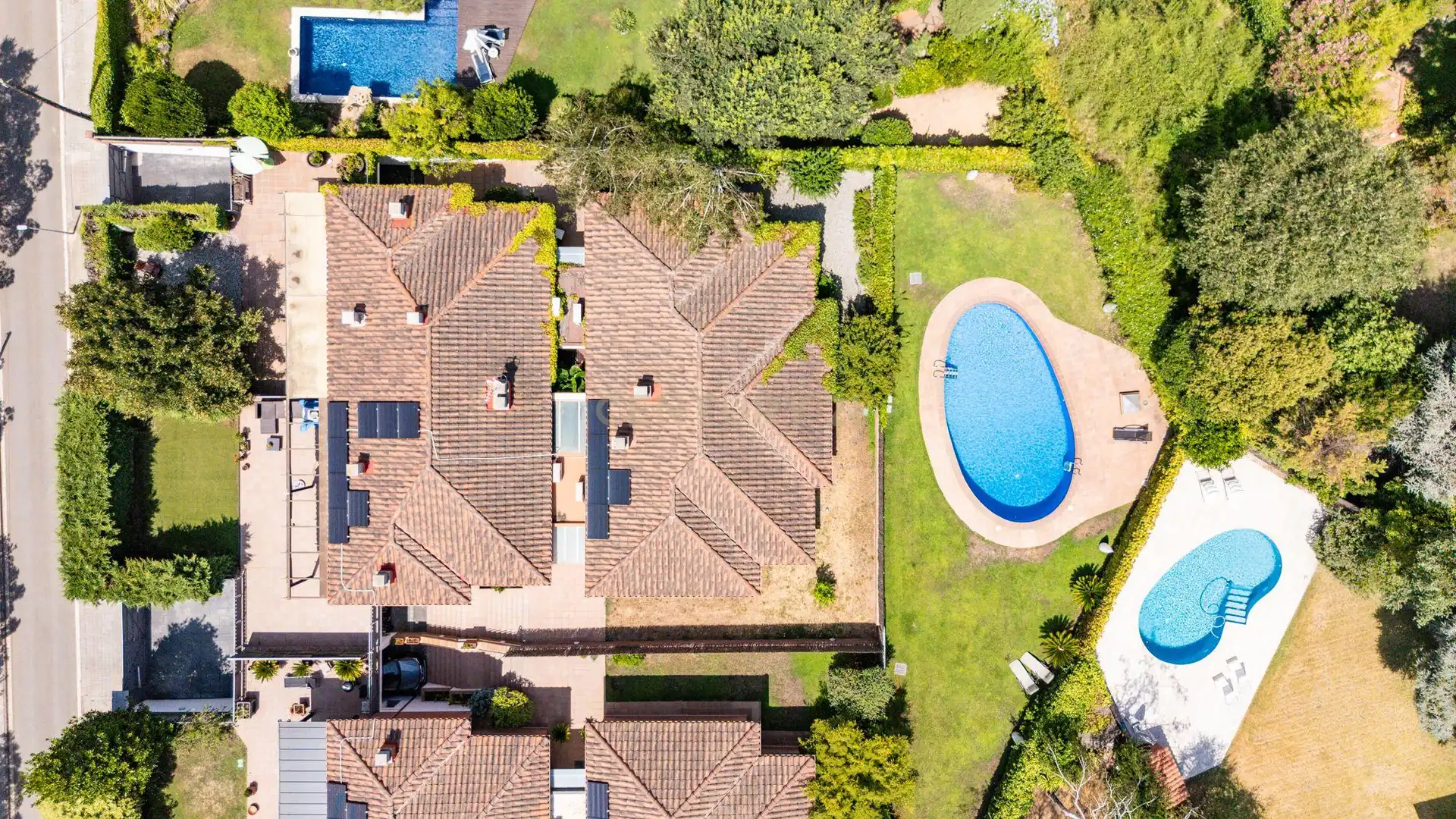 Exterior view of Houses for sale in Sant Cugat del Vallès