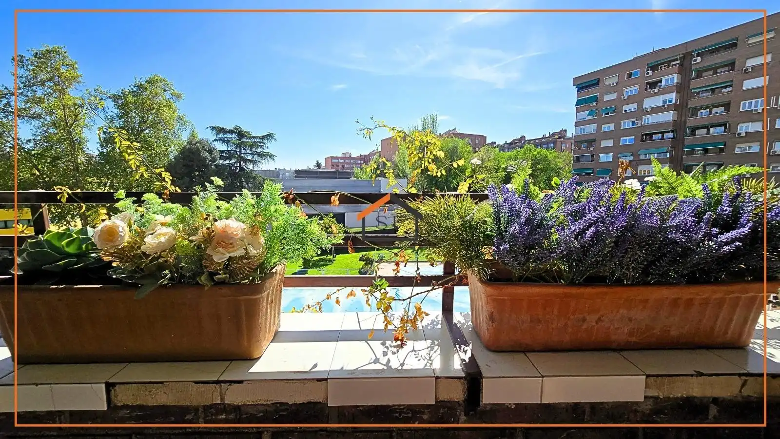 Garden of Flat for sale in  Madrid Capital  with Air Conditioner, Private garden and Parquet flooring