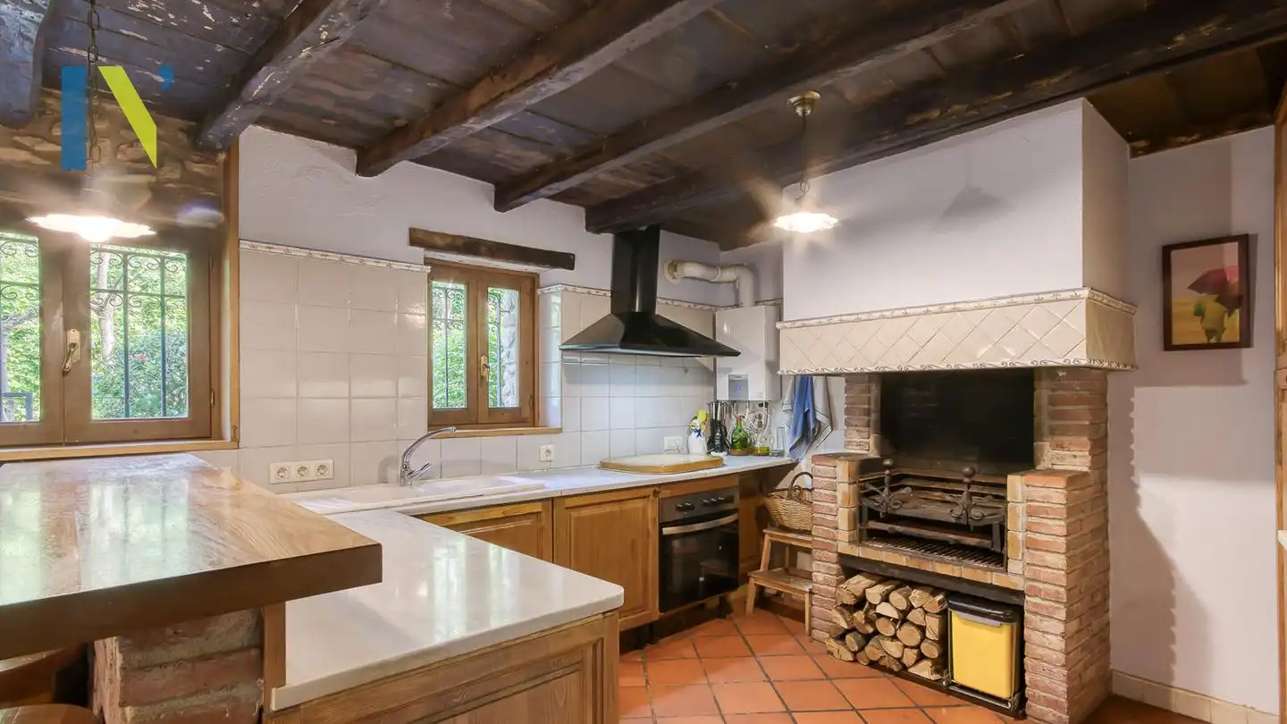 Cocina de Finca rústica en venta en Osor con Jardín privado y Terraza