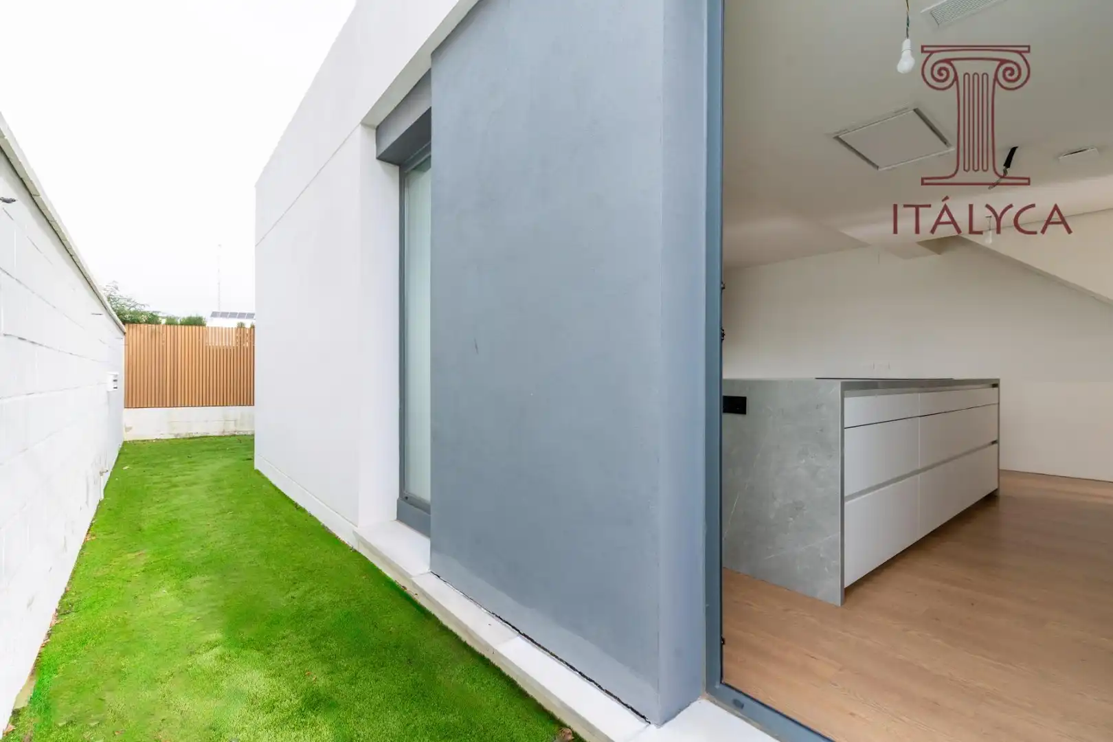Exterior view of Detached homes for sale in Mairena del Aljarafe  with Heating, Private garden and Terrace