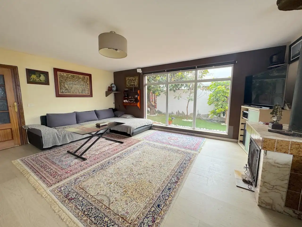 Sala d'estar de Casa o xalet en venda en La Orotava amb Jardí privat, Terrassa i Piscina