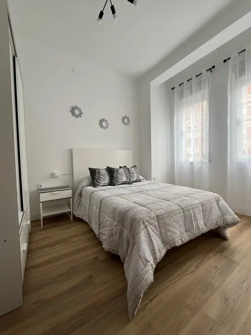 Bedroom of Flat for rent in Ferrol  with Heating
