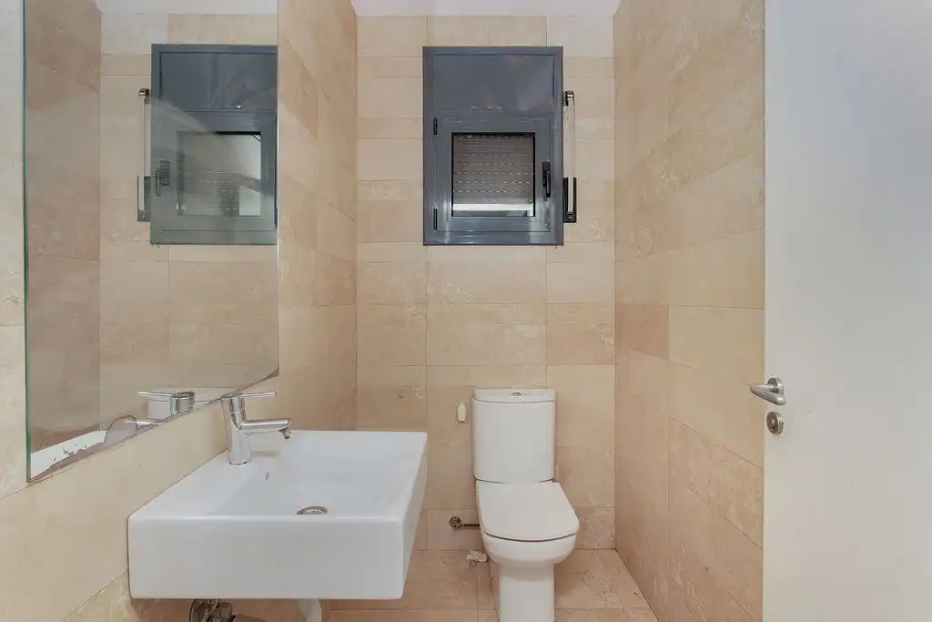 Baño de Casa o chalet en venta en Corbera de Llobregat con Piscina comunitaria