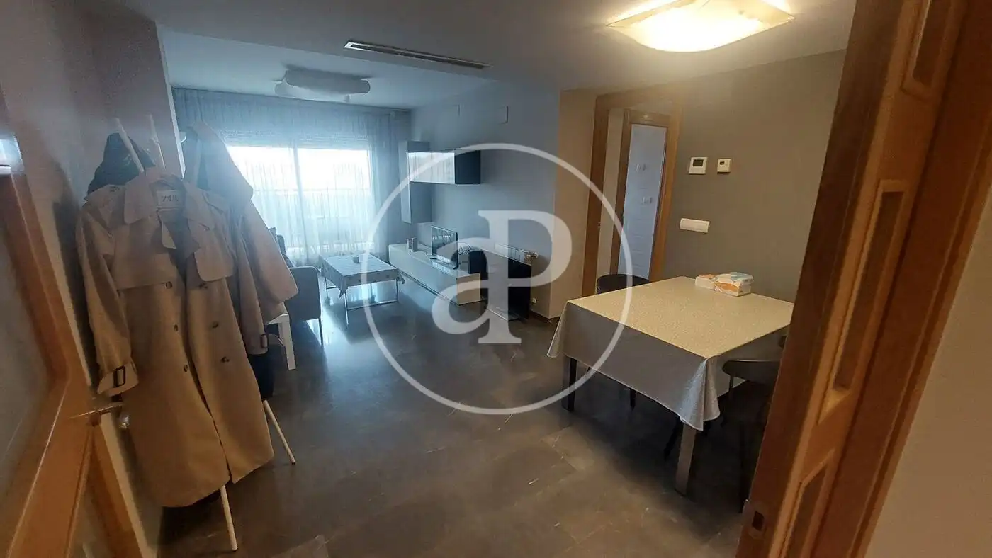 Flat for rent in Valencia  with Air Conditioner, Terrace and Furnished
