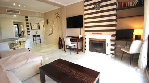 Foto 2 de Apartament de lloguer a Atalaya - Isdabe, Estepona
