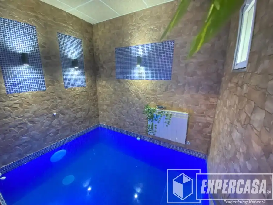 Swimming pool of Houses for sale in Torrent  with Air Conditioner, Heating and Terrace