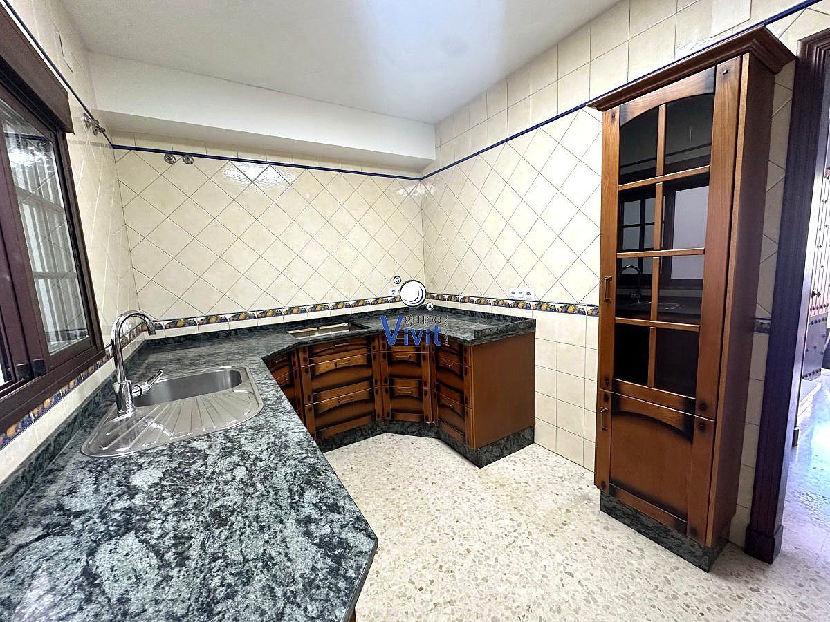 Cuina de Casa o xalet en venda en Alcalá de Guadaira amb Terrassa i Traster