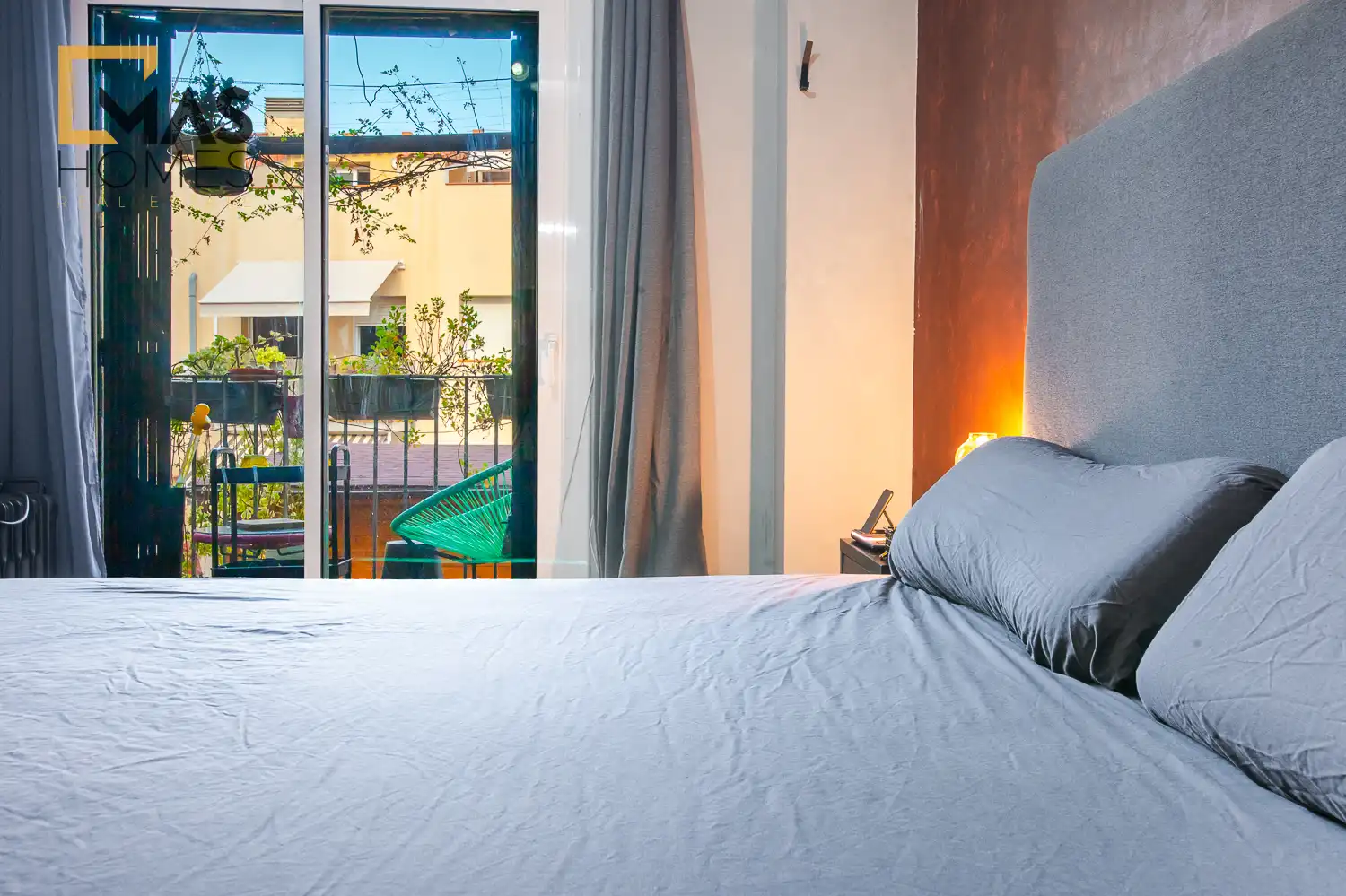 Schlafzimmer von Erdgeschoss zum Verkauf in Martorell mit Balkon