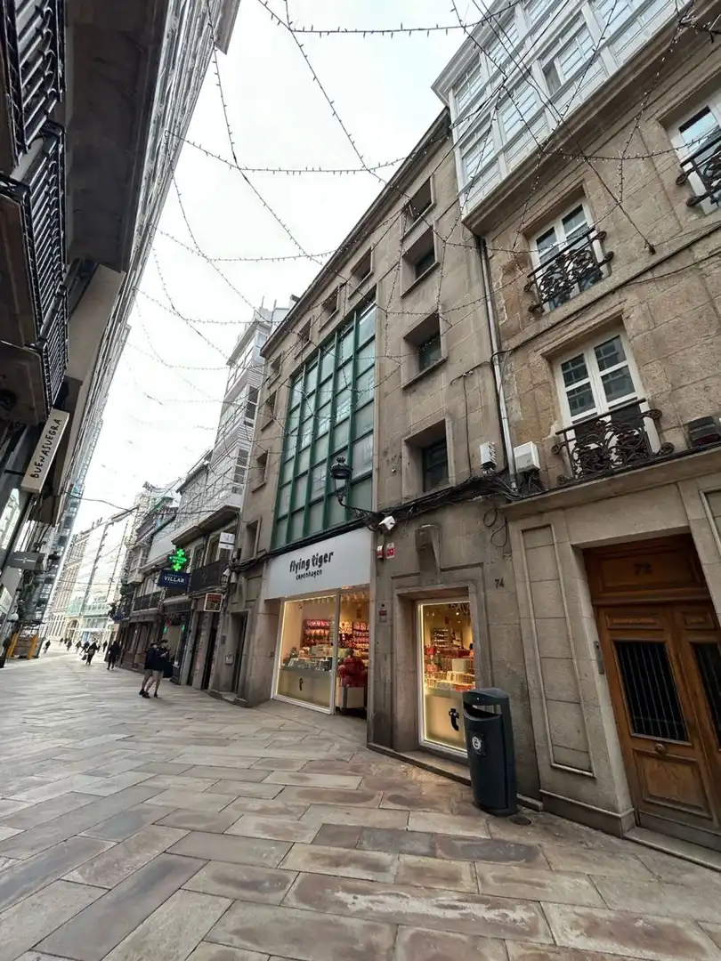Außenansicht von Büro zur Miete in A Coruña Capital  mit Heizung