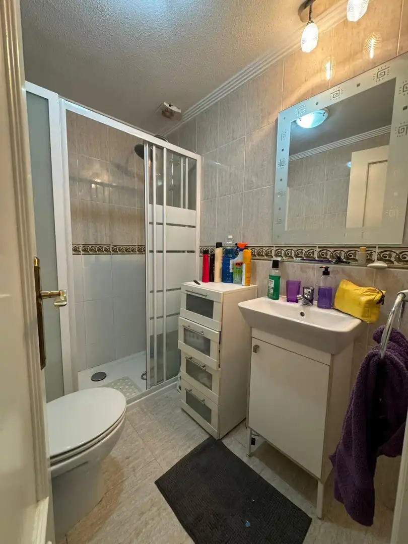 Baño de Apartamento en venta en Almoradí con Aire acondicionado, Amueblado y Piscina comunitaria