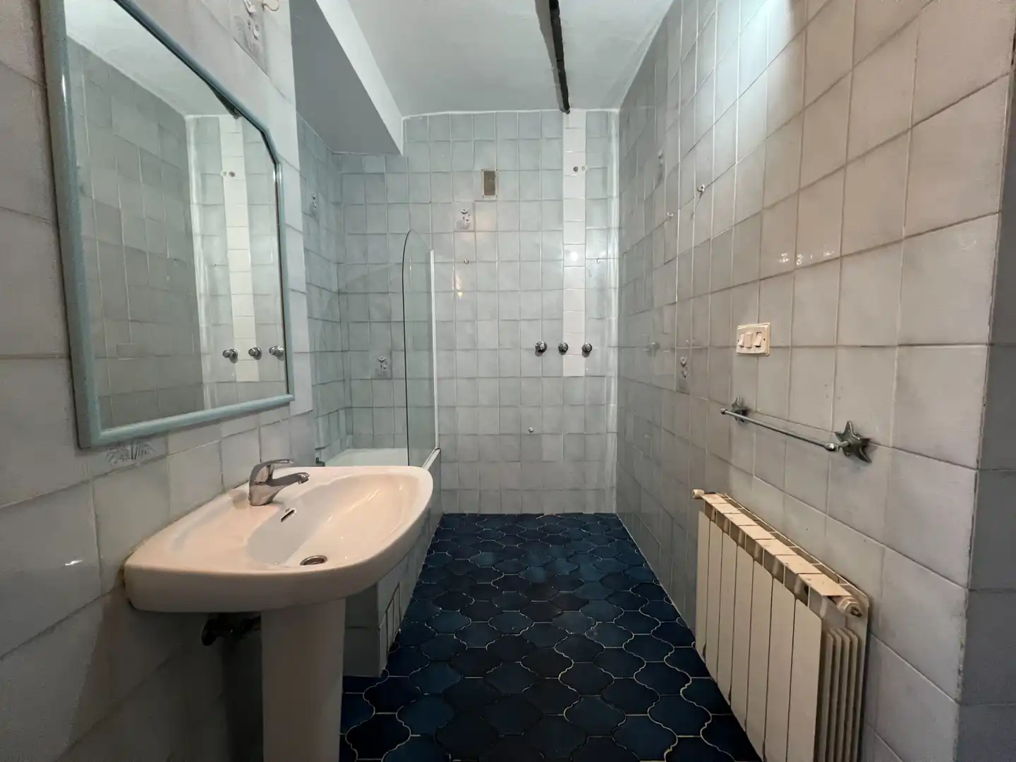 Badezimmer von Wohnung zum Verkauf in Jaca